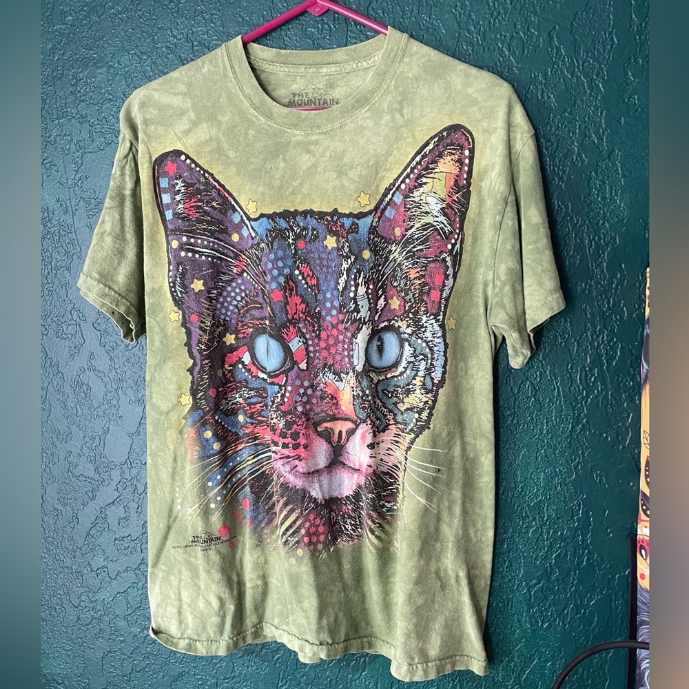 The Mountain green cat tee